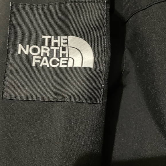 Copy the north face rain jacket - Picture 3 of 5